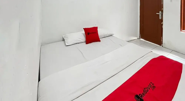 RedDoorz @ Penginapan Bunda Pelabuhanratu