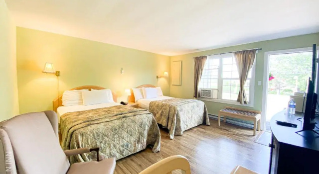 Четырёхместный номер Standard Lincoln Inn Fredericton