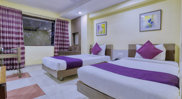 Номер Deluxe FabHotel Amrit Residency
