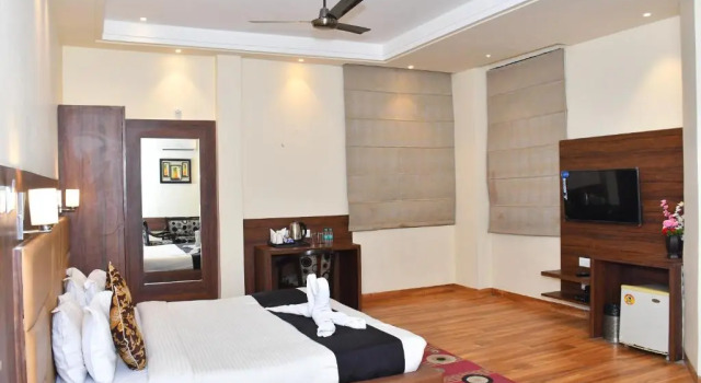 Люкс Hotel Bhagyaraj Palace - Best Hotel In Kanpur