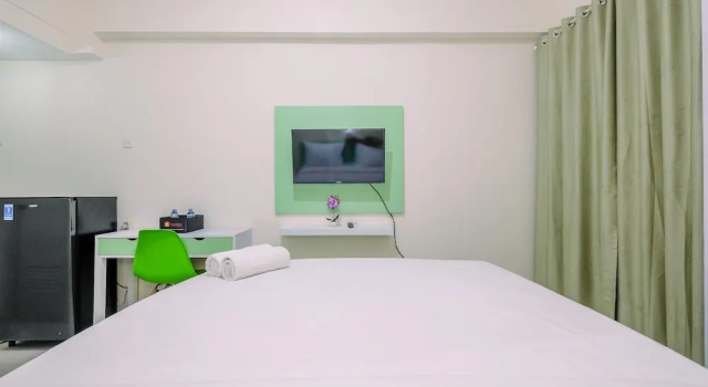 Comfortable And Minimalist Studio At Bogorienze Apartment, Book Lejlighed Lejligheder i Sawah, Lejlighed
