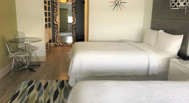 Четырёхместный номер Standard Beach House Dewey