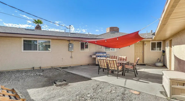 Коттедж 3 Mi to Lake Havasu: Family Home w/ Game Room