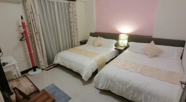 Четырёхместный номер Standard с балконом Lucky Star B&B