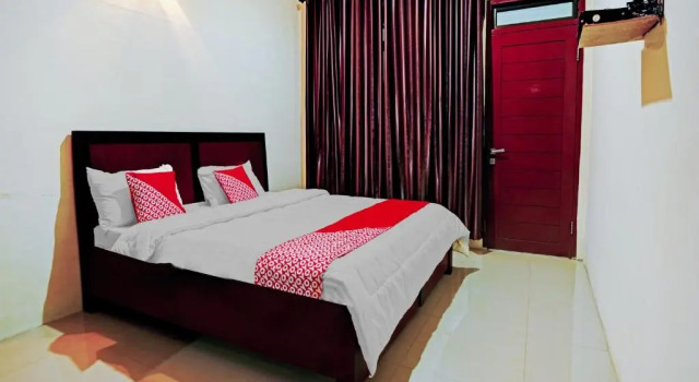 Номер Economy OYO 90331 Hotel Toba Shanda