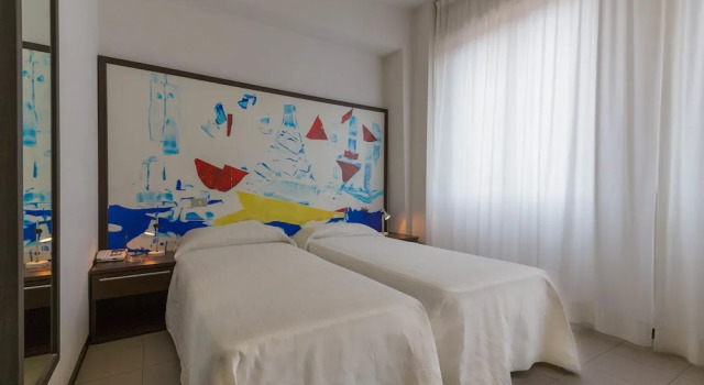 Четырёхместный номер Standard Hotel Solarium