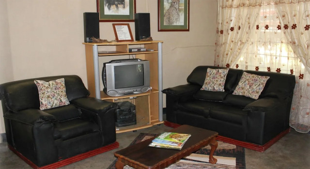 Tshimologo Farm Guest House, Prenota Agriturismo Hotel a Francistown con colazione, Colazione