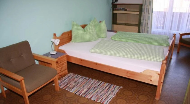 Appartementhaus Sabine, Rezerwuj Hotel Hotele w Tyrol z parkingiem, Parking