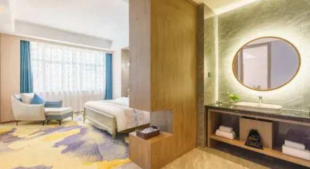 Люкс Premier Urumqi Saiwai Jiangnan Hotel