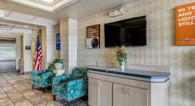 Motel 6 Cleveland - Medina, Rezerwuj Motel Hotele w Medina z basenem, Basen