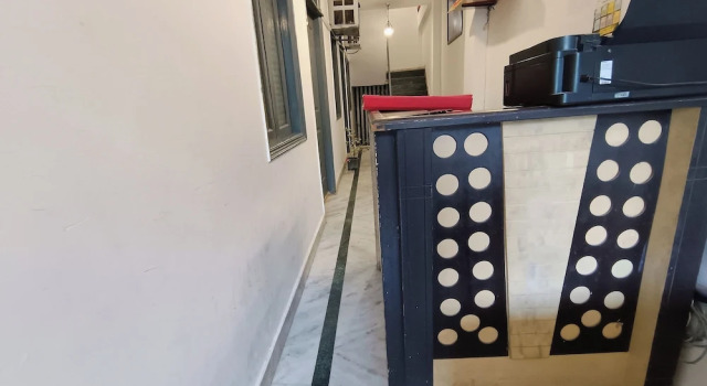 Mauryan Express Hotel Hauz Khas Fort, Забронировать Отель Отели Нью-Дели с завтраком, Завтраки
