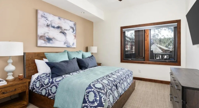 Luxury 4bdr Residence Steps From Heavenly Village 4 Bedroom Condo