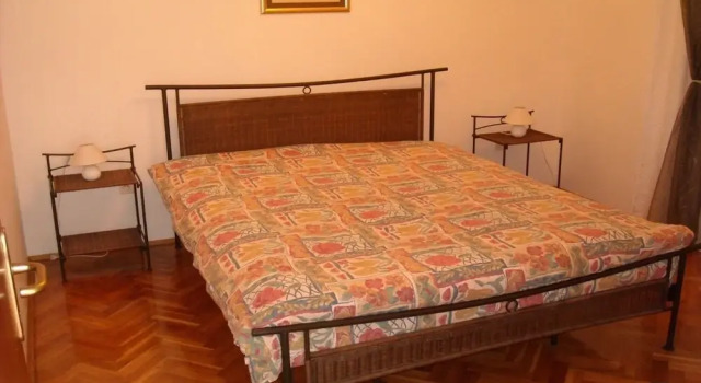 Jaroje - 80m From the Beach With Parking - H, Book Hotel Hoteller i Pasman Island med parkering, Parkering