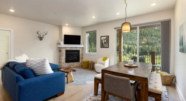 306 Clearwater Lofts 2 Bedroom Condo by Redawning