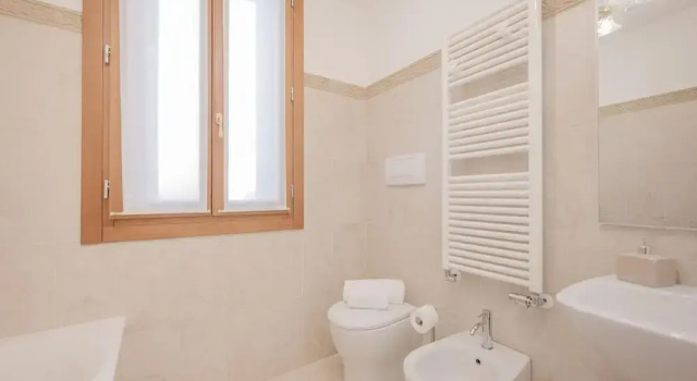 Santo Stefano Palace Suite 3, Забронировать Апартаменты/квартира Сан-Марко Венеция, рядом с Accademia Bridge