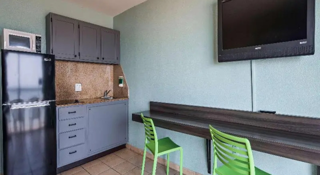 Четырёхместный люкс SureStay Studio by Best Western Virginia Beach Oceanfront