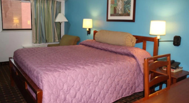 Super 7 Inn Dallas