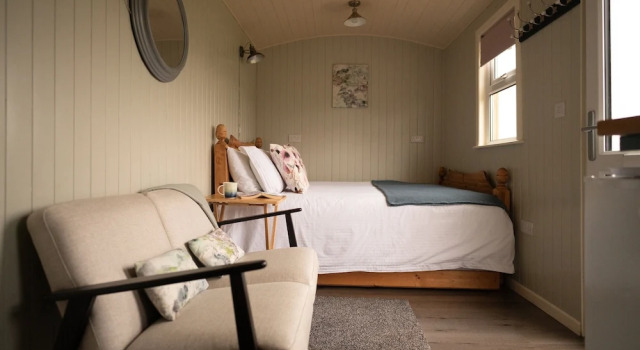 1 Bed Shepherds Hut-sleeps 2-pets-parking-mtn View, Забронировать Дом для отпуска Гортин Графство Тайрон