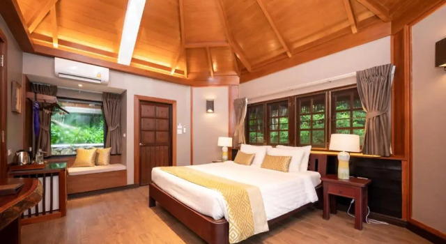 Двухместный номер Superior River Kwai Resotel