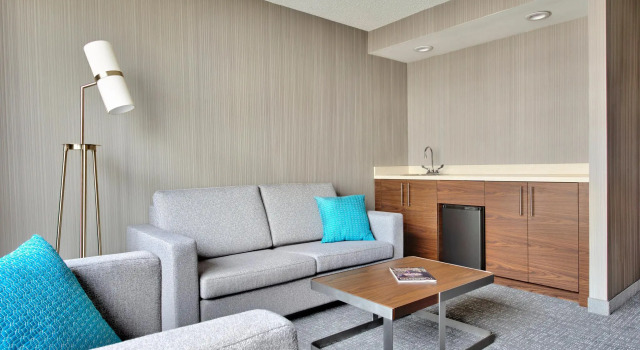 Двухместный Corner люкс c 1 комнатой Courtyard by Marriott Toronto Downtown