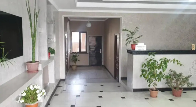 4 Seasons, Book Hostel / Vandrerhjem Hostels i Issyk-Kul Region, Hostel / Vandrerhjem