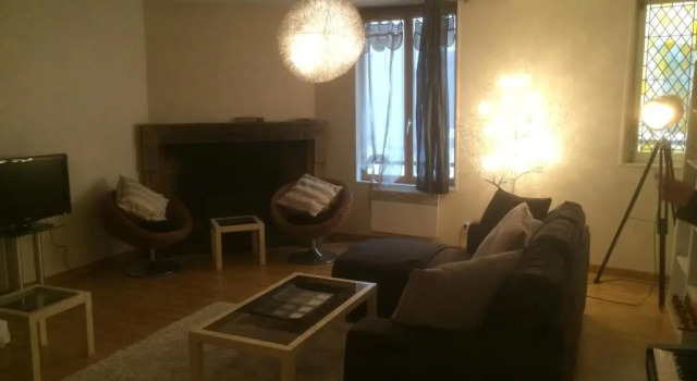 Апартаменты LAppartement de la Maison du Théatre Saint Bonnet