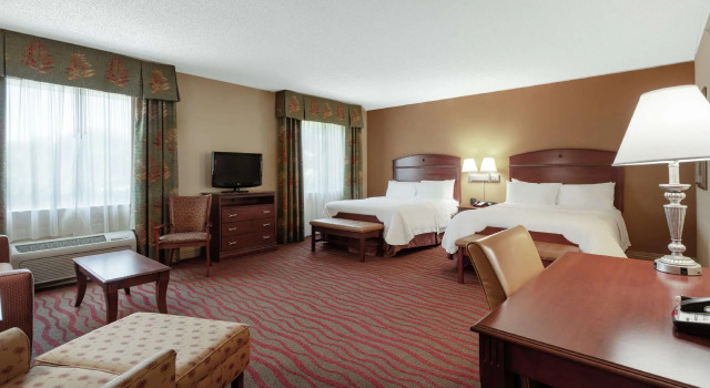 Четырёхместный люкс Hampton Inn & Suites Port Richey