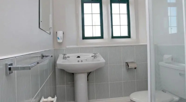 Standard quarto Fox & Goose, Barrow Gurney by Marston's Inns