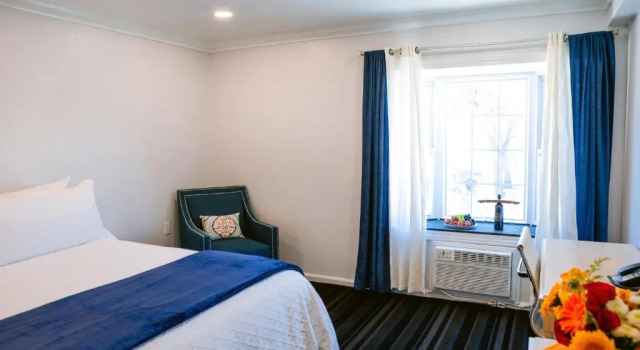 Полулюкс Napa Valley Hotel & Suites