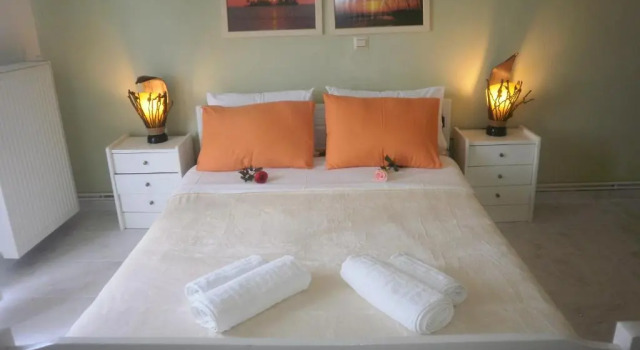 Апартаменты с 3 комнатами Karavos Sea View Apartments