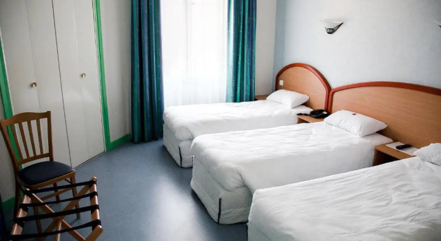 Номер Standard Logis Hôtel du Commerce