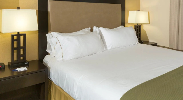 Holiday Inn Express & Suites Jacksonville Airport by IHG