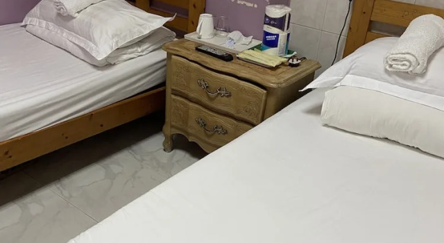 Famous Guesthouse, Boek Hotel Tsim Sha Tsui Hongkong, in de buurt van The ONE