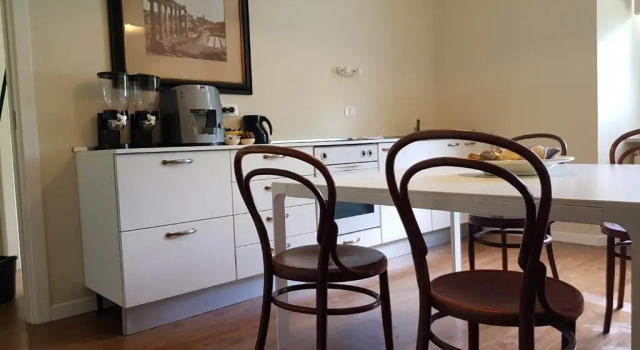 Appartamento Binario 1, Prenota Appartamento Hotel a Veneto con parcheggio, Parcheggio
