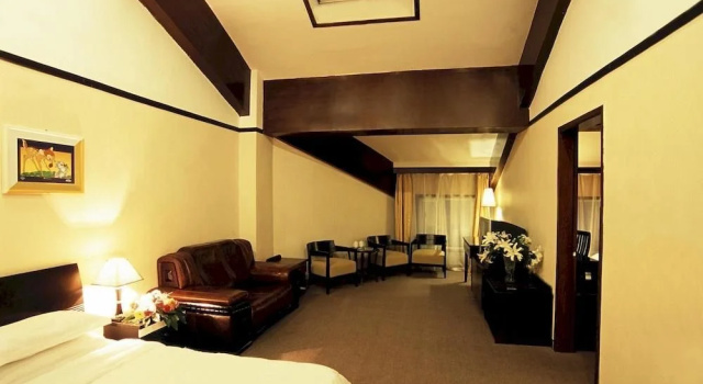 Jiulongwan International Hotel, Book Hotel Hoteller i Dagushan med parkering, Parkering