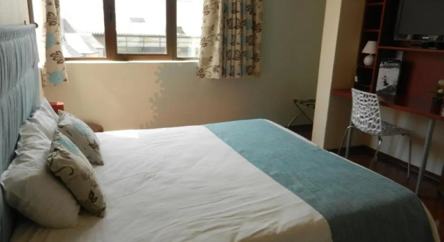 Номер Comfort LHÔTEL de CHARTRES - LOGIS
