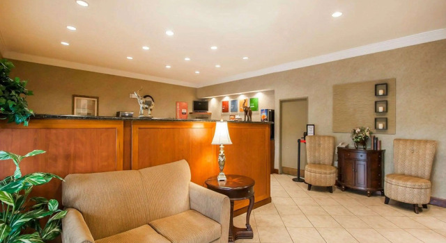Quality Inn & Suites Germantown North, Buchen Sie Hotel Germantown Tennessee