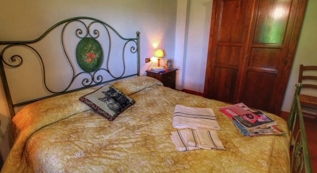 Alluring Farmhouse in Ortignano with Swimming Pool, Prenota Casa vacanze Ortignano Raggiolo Toscana
