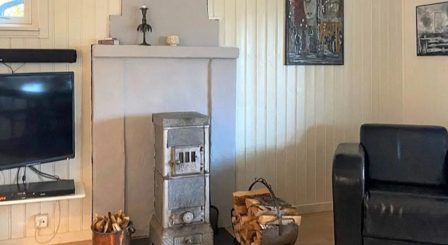 8 Person Holiday Home in Vackelsang, Book Feriehus Sommerhuse i Småland, Hytte