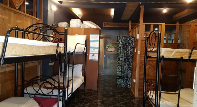 Кровать в общем номере (мужской номер) Fundee House Hostel