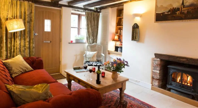 Meddlars a historic cottage on the countryside edge of a vibrant Market Town, Prenota Casa vacanze Hadleigh Suffolk