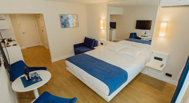 Nuage - 1st Line Sea View Apartments, Book Apartment Batumi 