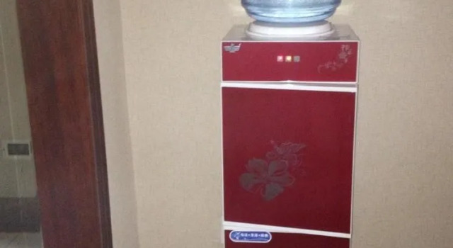 Luoyang Air Hotel, Rezerwuj Hotel Hotele w Luoyang z parkingiem, Parking