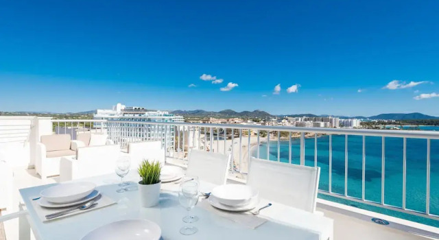 Luisamar Sea View in S Illot-cala Morlanda