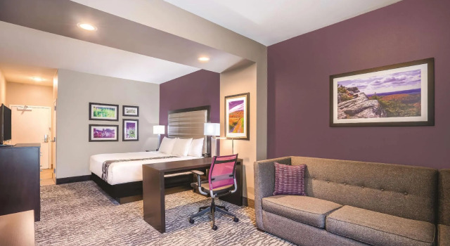 Двухместный студио-люкс La Quinta Inn & Suites by Wyndham Clifton Park Saratoga Area 1749 Route 9