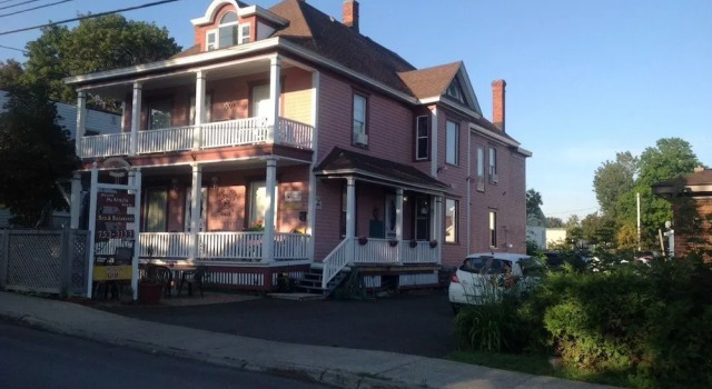 Maison McKenzie House, Book Bed and Breakfast Campbellton New Brunswick