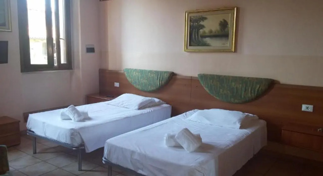 Standard Dreier Zimmer Albergo Dellangelo