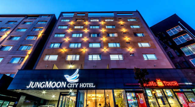 Jungmoon City Hotel & J-hill Hotel, Забронировать Отель Отели Согвипхо 3 звезды, рядом с Yeomiji Botanic Garden, 3*