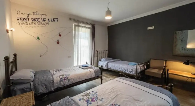 Вилла с балконом Korte Hotel Sleeps 14 With Courtyard