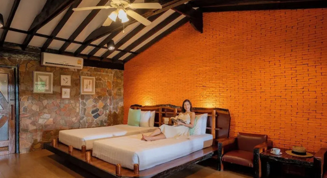 Двухместный номер Superior с балконом Home Phutoey River Kwai Hotspring & Nature Resort